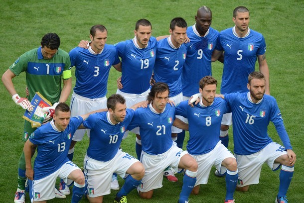 Đội hình ra quân Italia.